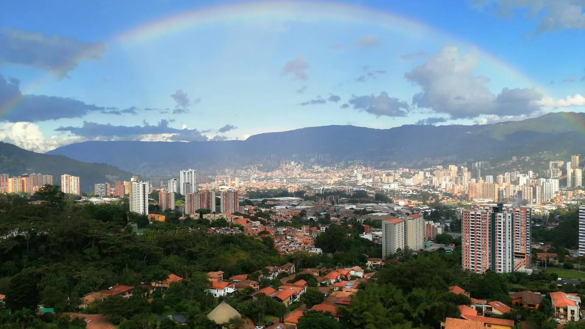 Apartment Paraiso En La Ciudad Medellin